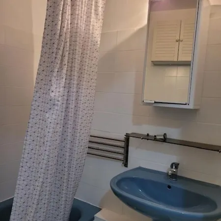 30 M With Terrace And Pool * Antibes