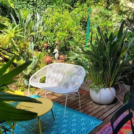 30 M With Terrace And Pool Antibes