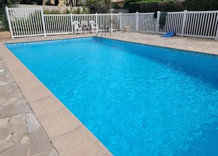 アパート 30 M With Terrace And Pool アンティーブ